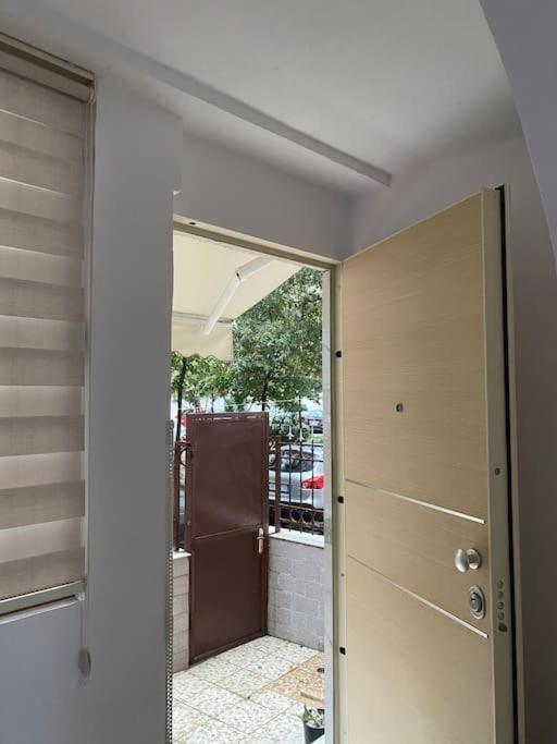 Es Apartment Tirana Bagian luar foto